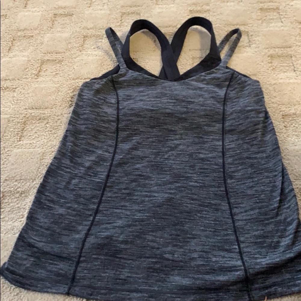 Black Lululemon tank